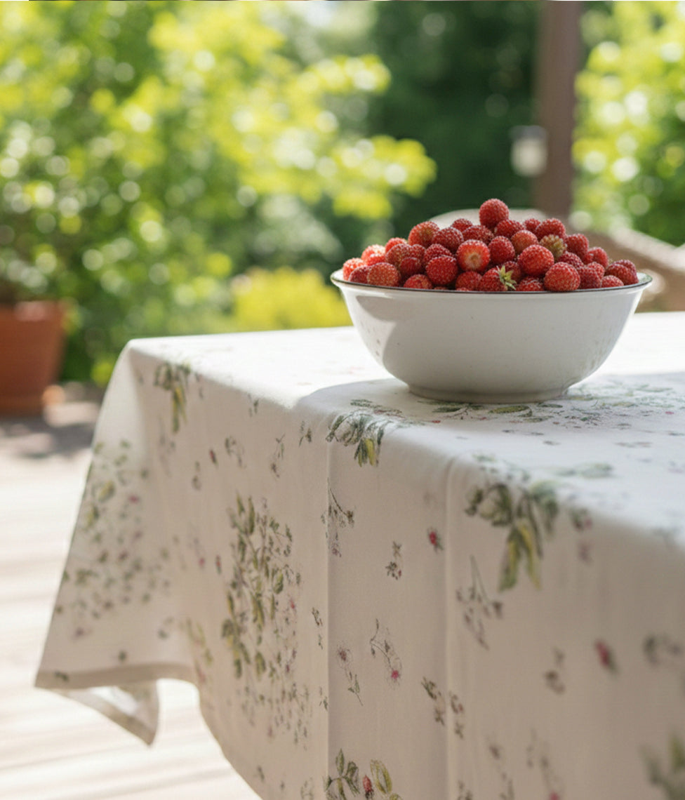Medvilninė staltiesė Wild Berry (balta)