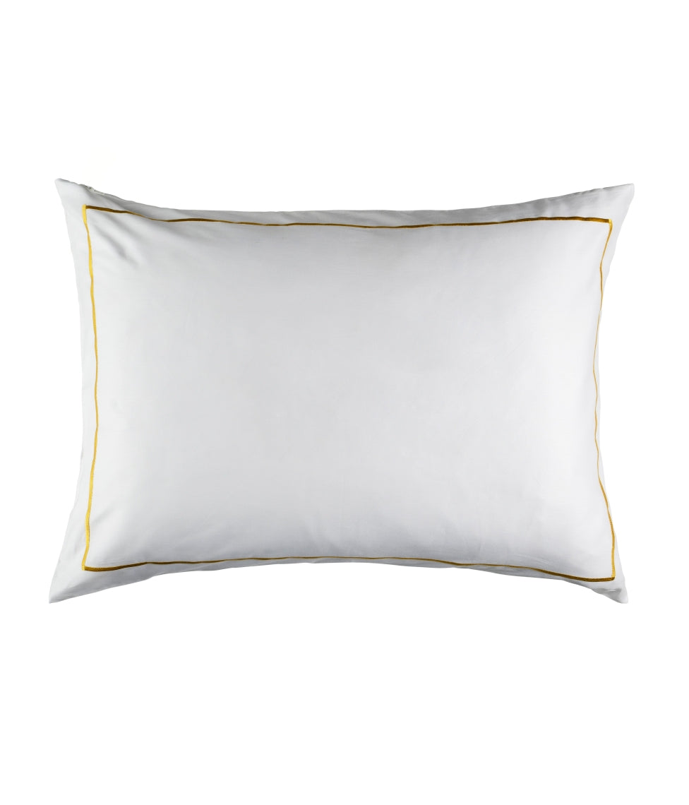 Pagalvės užvalkalas Solid White su Yellow dekoratyviniu peltakiu (optiškai balta)