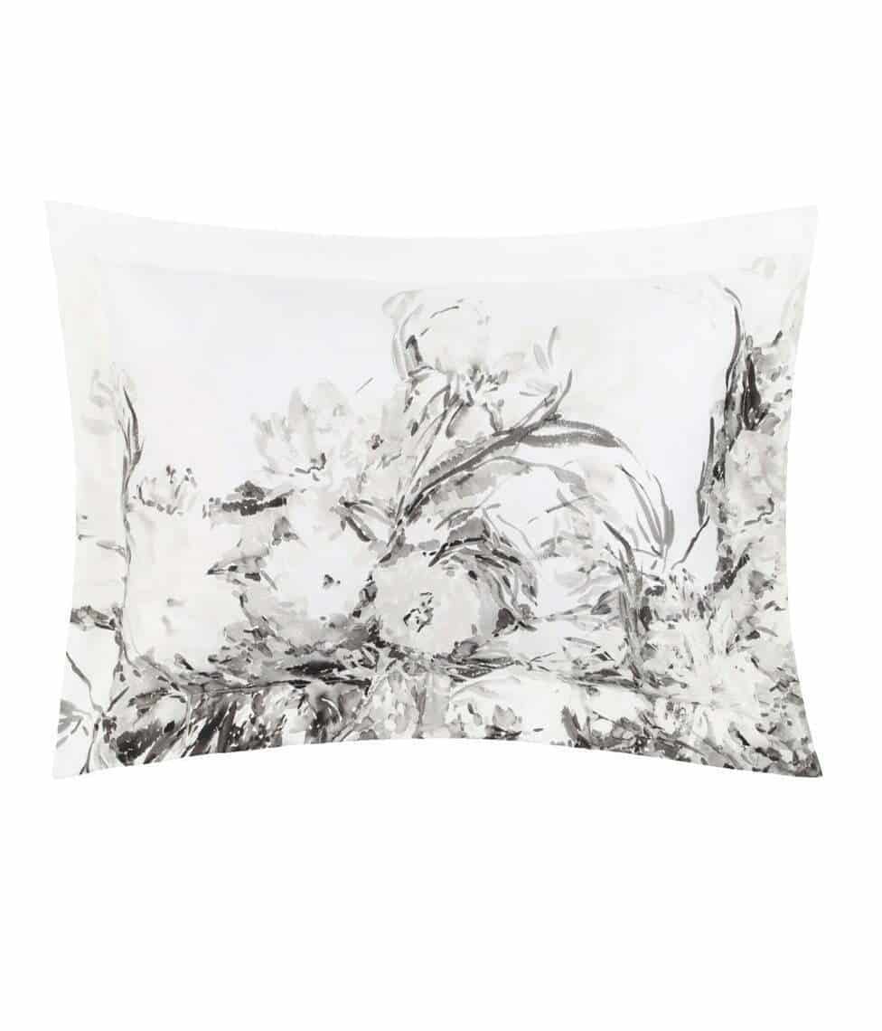 Satino pagalvės užvalkalas Floral Sense Monochromia/White by Kmieliauskaitė (marga)