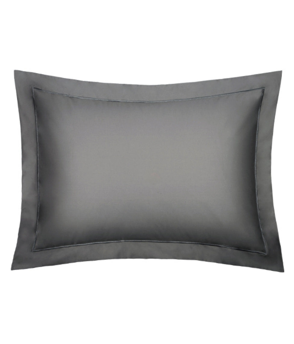Satino pagalvės užvalkalas Solid Black Sand (juodo smėlio)