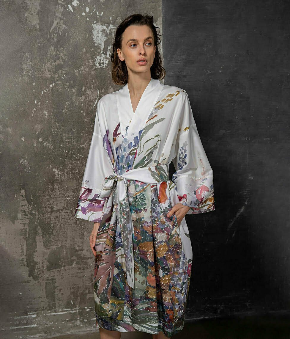 Satino chalatas kimono Irises by Kmieliauskaite (marga)
