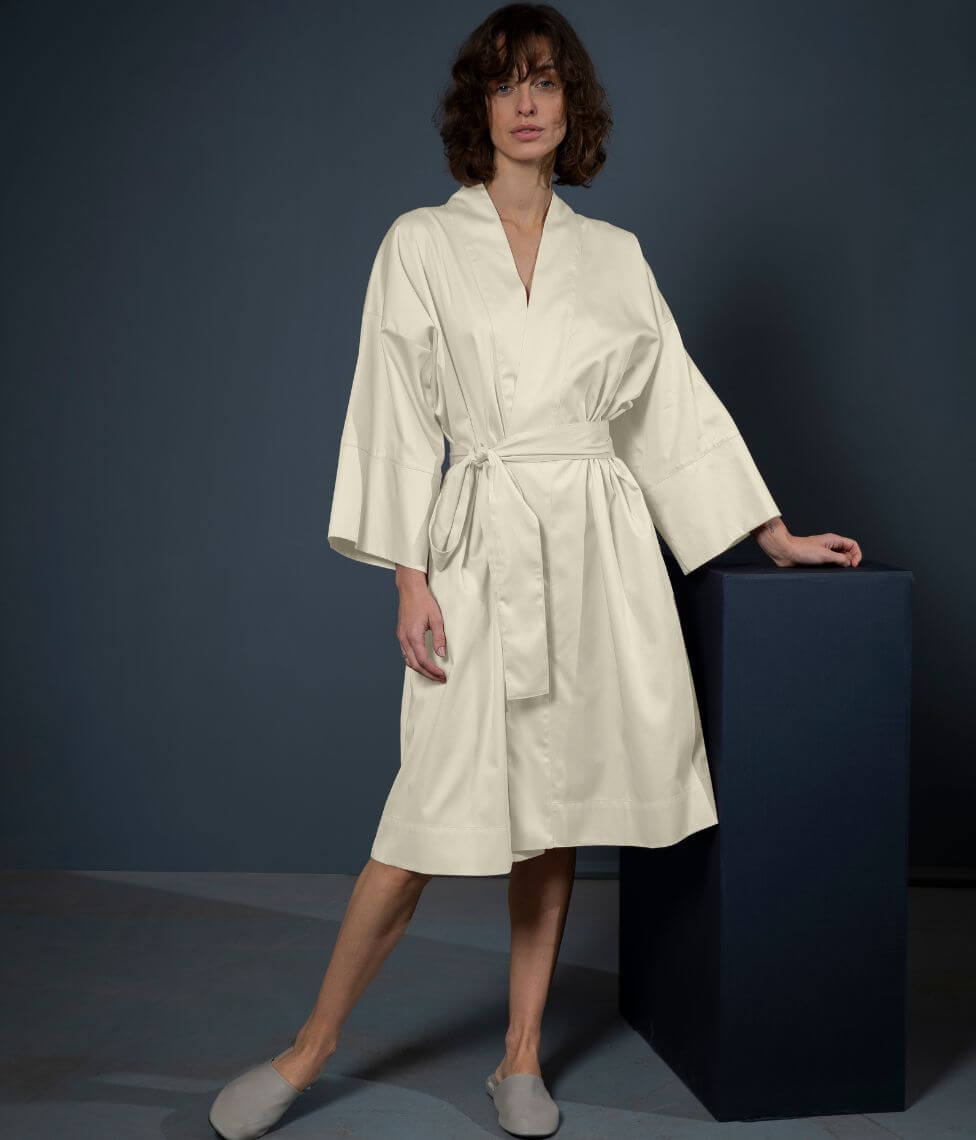Satino chalatas kimono Solid Antique White (sendinta balta), 2 nuotrauka