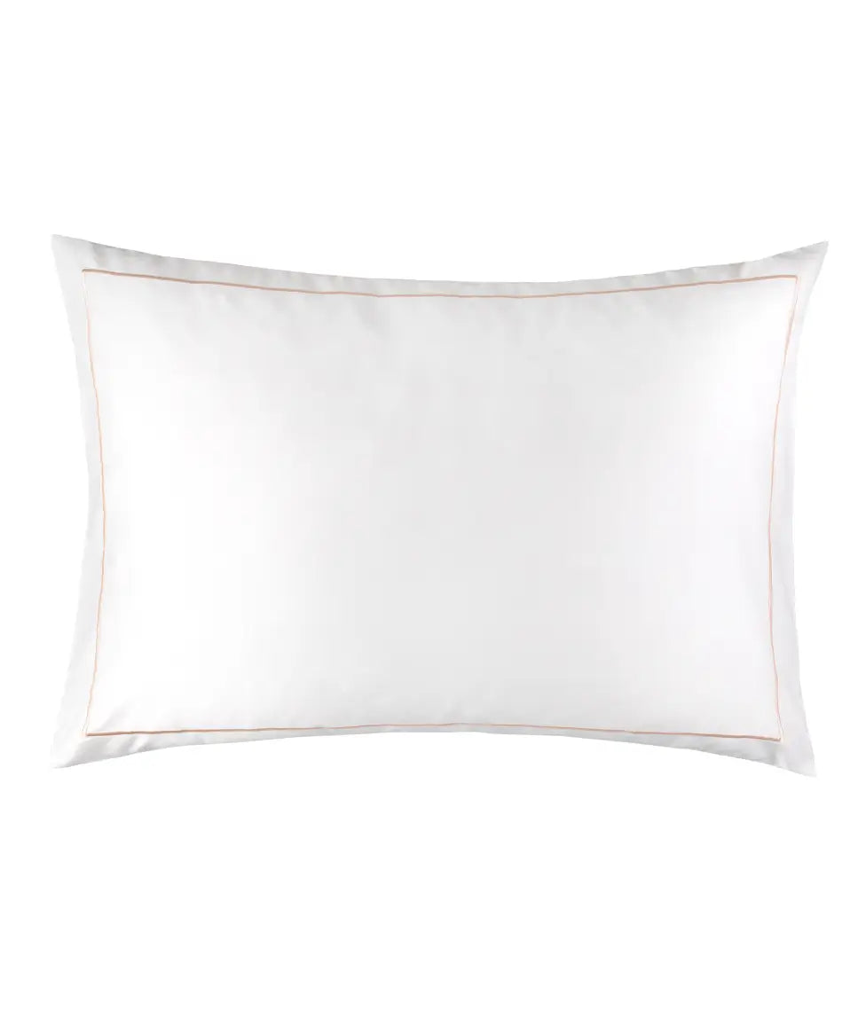 Satino pagalvės užvalkalas Solid White su Creamy Peach siuvinėtu peltakiu (persikinė)
