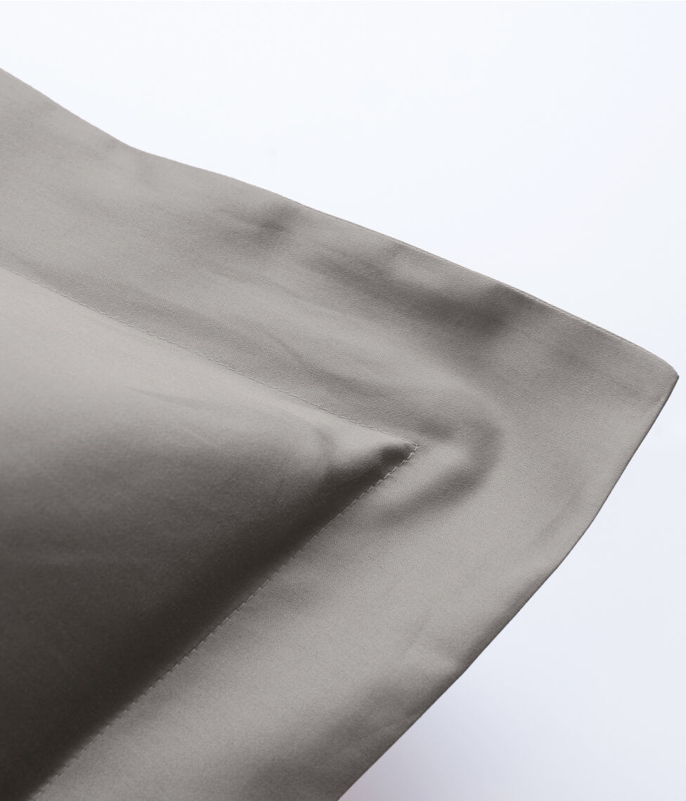 Satino pagalvės užvalkalas Solid Taupe (pilka), 2 nuotrauka