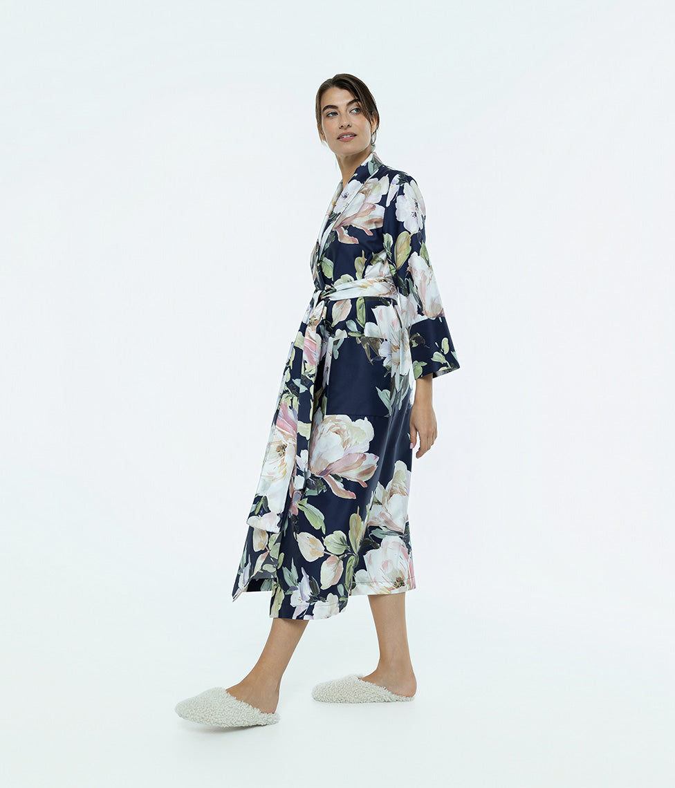 Klasikinis satino chalatas Harmony Dark Blue (tamsiai mėlyna), 2 nuotrauka