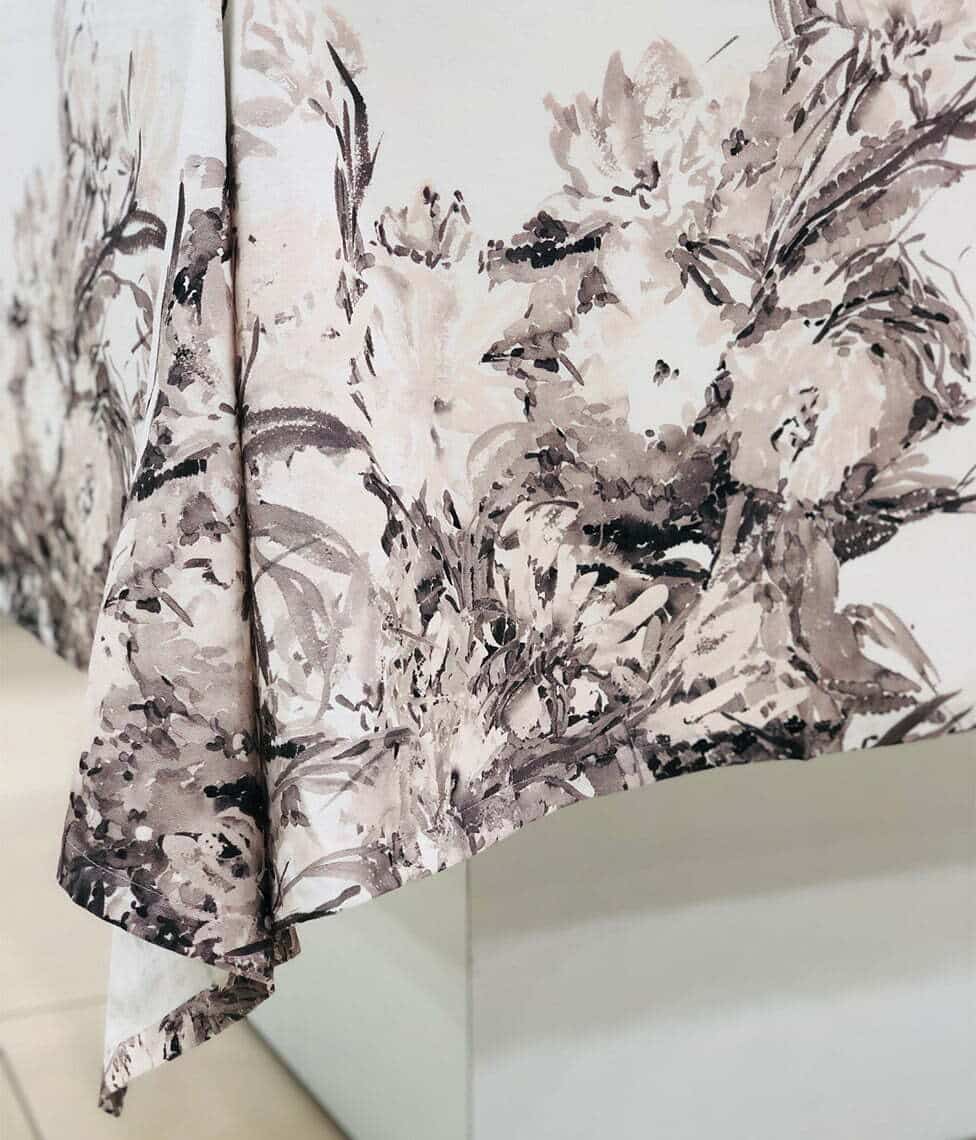 Staltiesė Floral Sense Monochromia by Kmieliauskaitė (marga), 5 nuotrauka