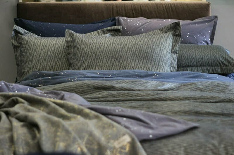Satino pagalvės užvalkalas Twist Dark/Dark Blue (tamsiai mėlyna), 4 nuotrauka
