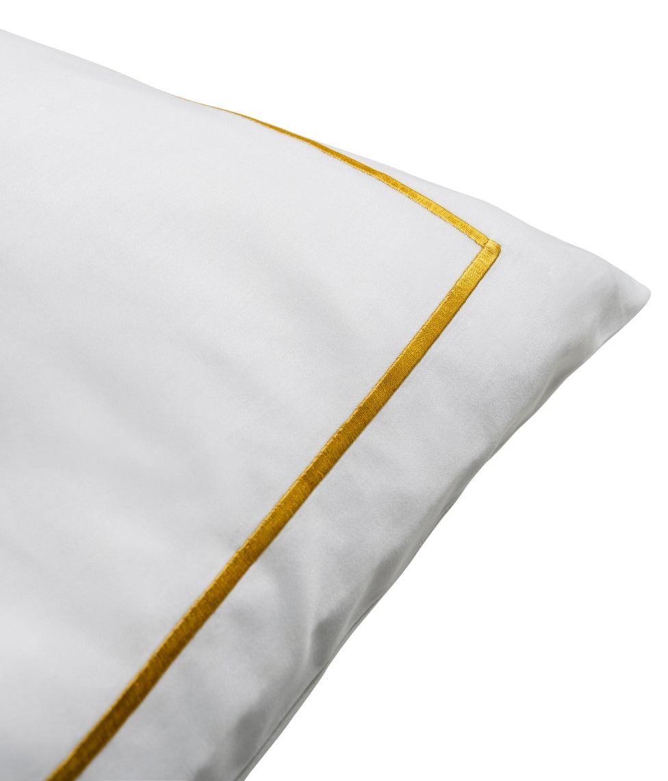 Pagalvės užvalkalas Solid White su Yellow dekoratyviniu peltakiu (optiškai balta), 2 nuotrauka