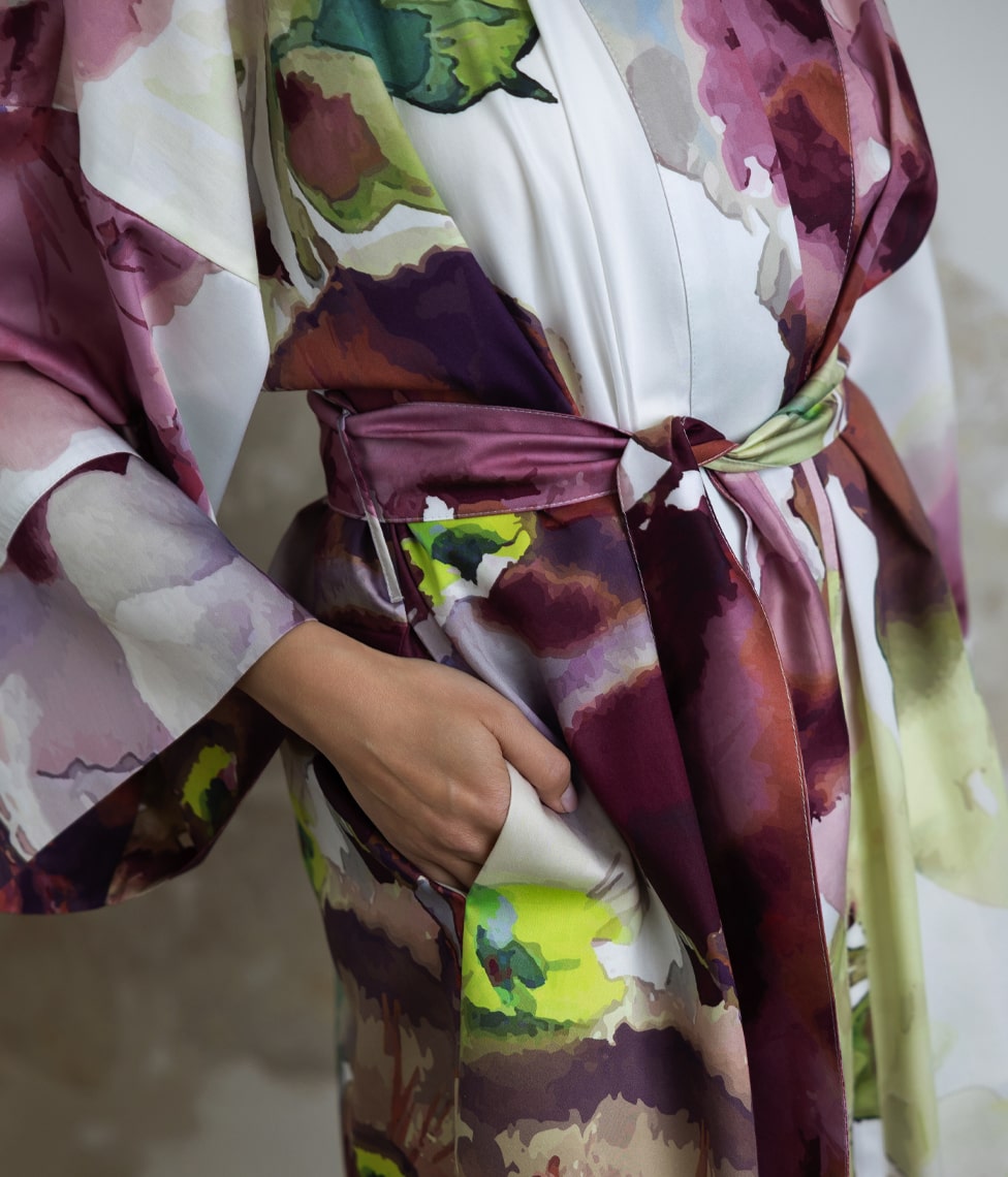Satino Chalatas Kimono Flower Mist (marga), 2 nuotrauka