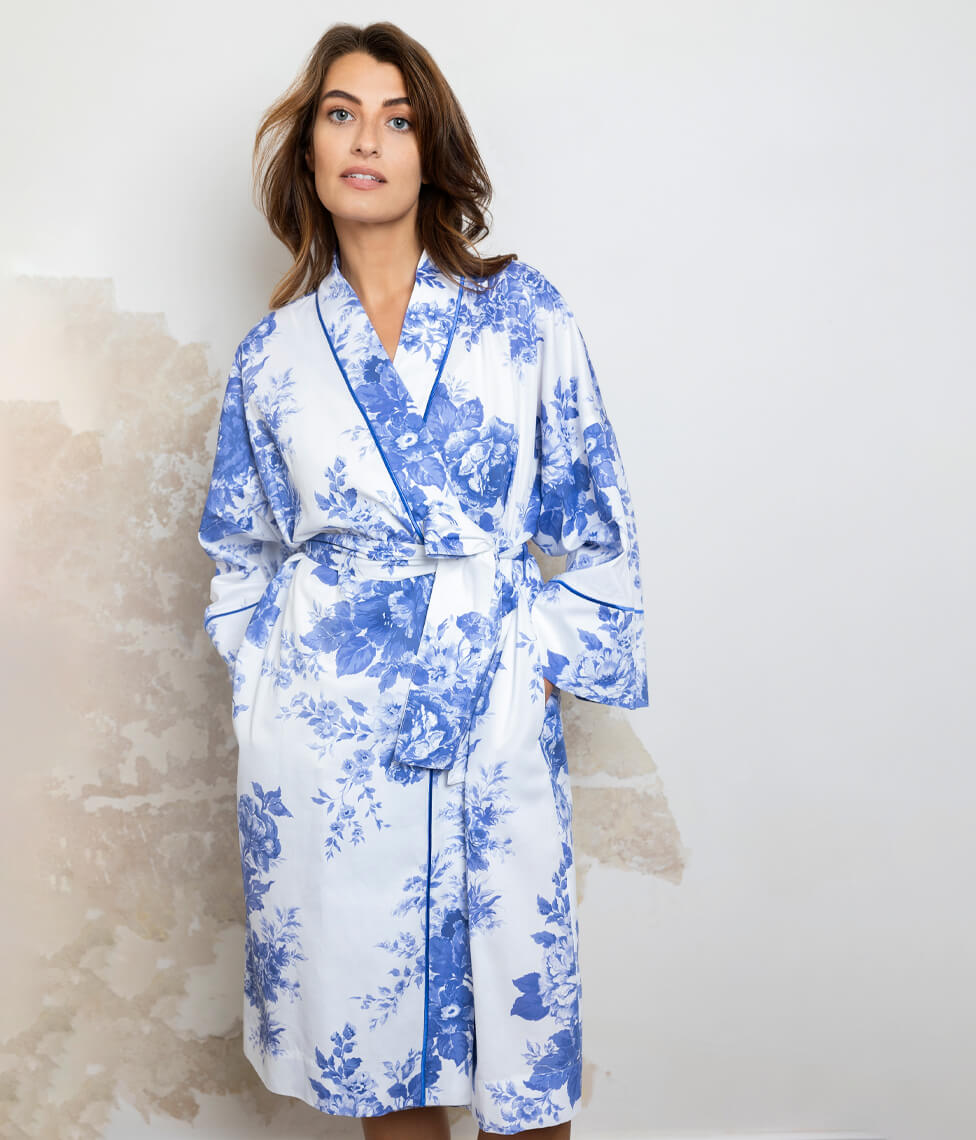 Satino chalatas kimono Eternal Rose Indigo (balta, mėlyna)
