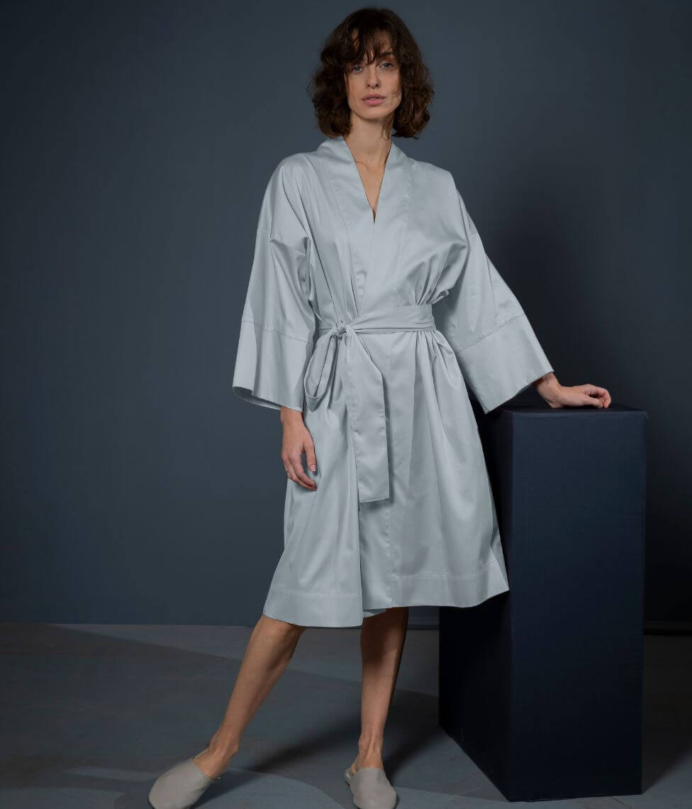 Satino chalatas kimono Solid Light Blue (šviesiai mėlyna), 2 nuotrauka