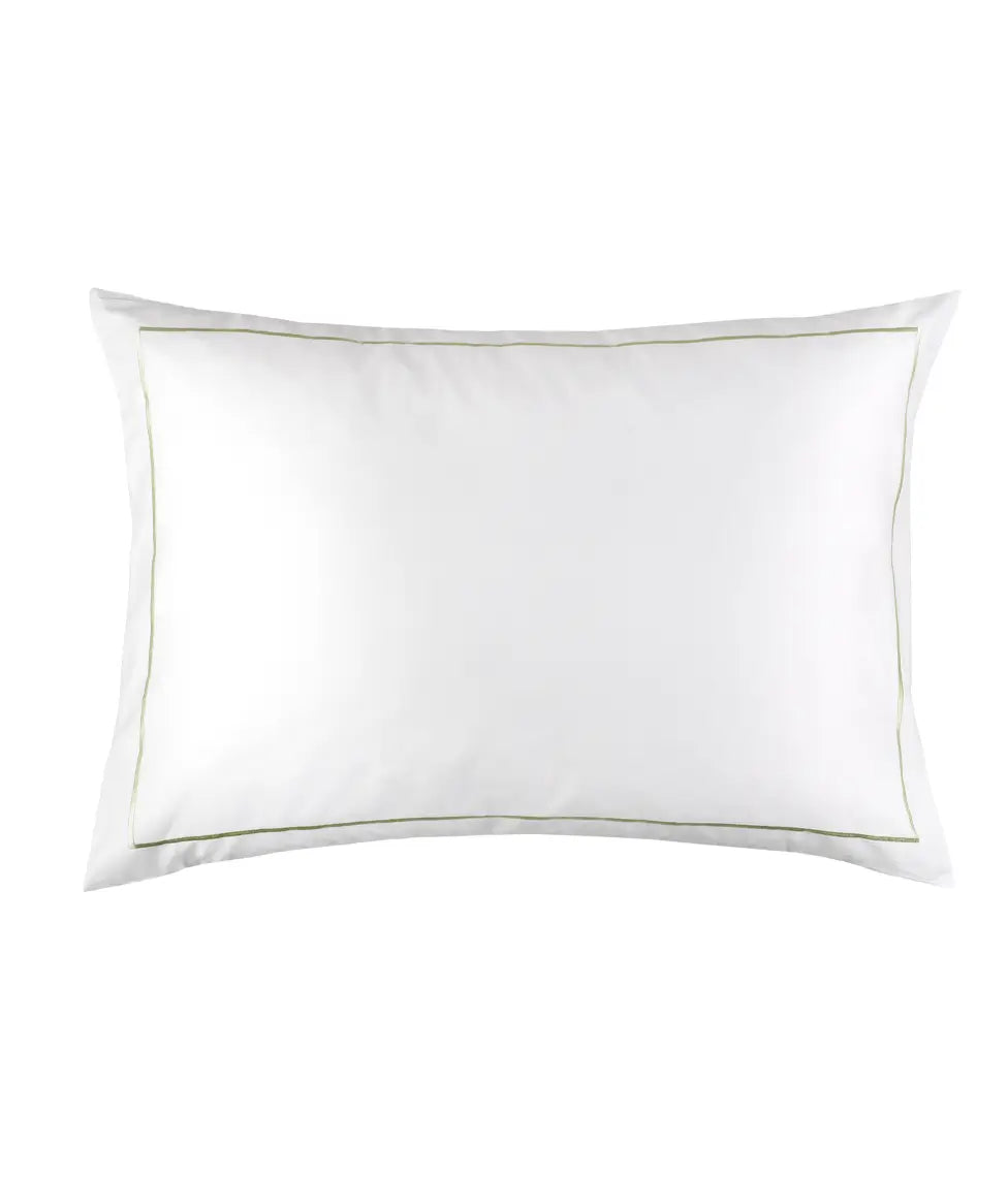 Satino pagalvės užvalkalas Solid White su Sweet Lime siuvinėtu peltakiu (saldžiojo laimo)