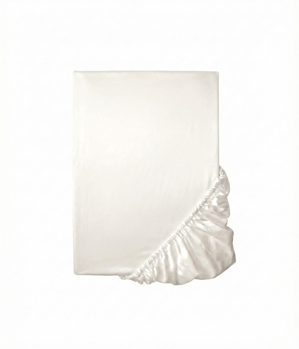 Šilko paklodė su guma Solid Luxor Milky White (pieniškai balta)