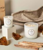 Voluspa didelė žvakė Suede Blanc - Image 2