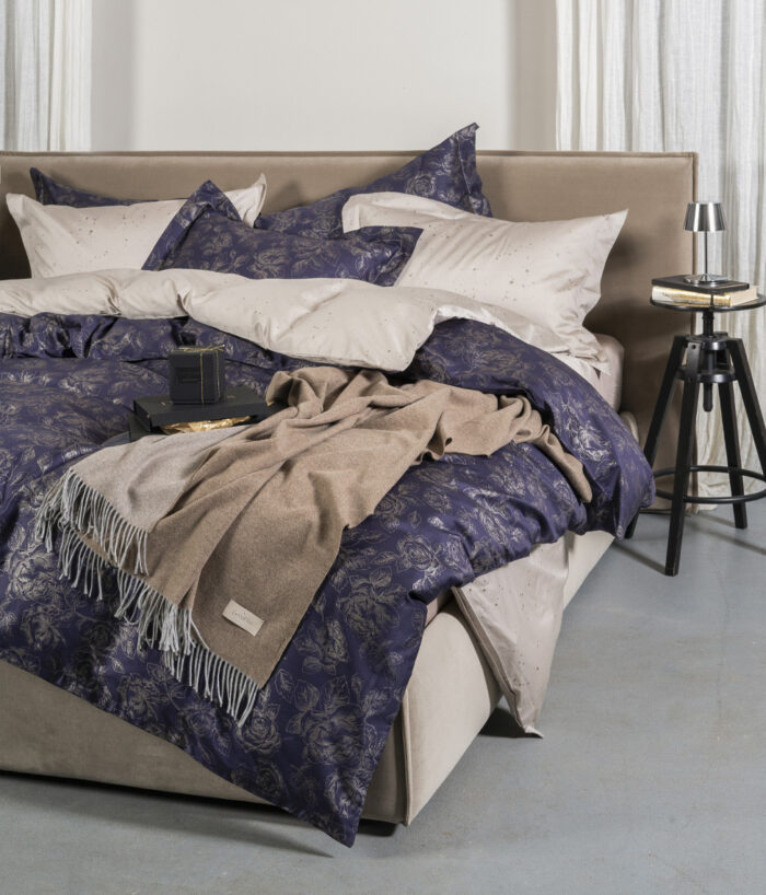 Decoflux-patalynės-komplektas-golden-roses-violetine-satinas-medvilnė