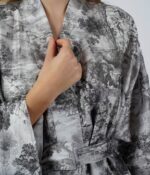 Decoflux-The-lovers-tale-grey-chalatas