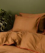 Satino pagalvės užvalkalas Stripe In Line Cinnamon