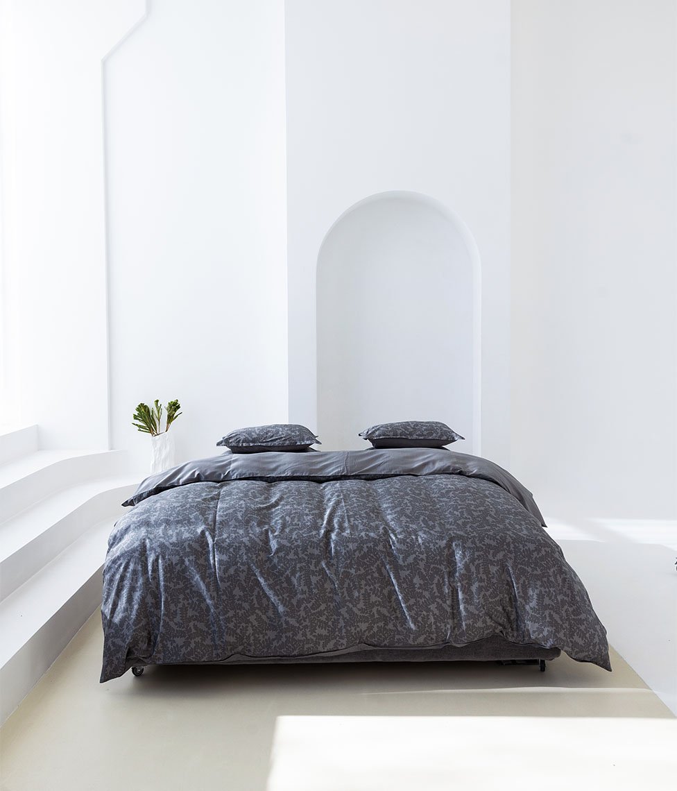 jAQUARD grey3 Satino patalynės komplektas Jaquard Grey & Stripe In Line Grey - Image 1